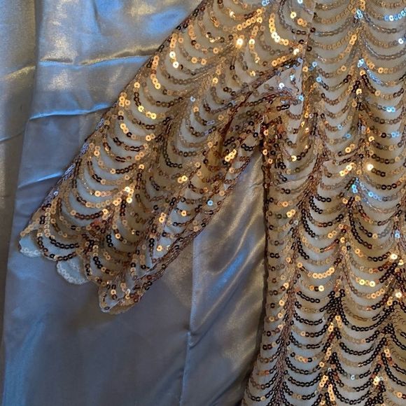 NWOT GOWN prom party Beautiful gold sequin Fish scale gown - Picture 2 of 3